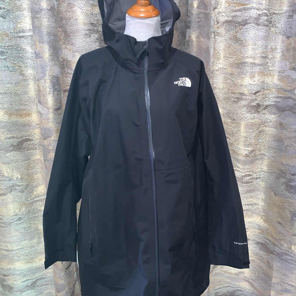 The North Face Women's Plus size Dryzzle Futurelight Parka Black Jacket